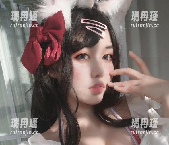 不明所以的入坑芊川一笑MNK的套图，只为那只看似无所事事的大橘，果然也是重口味么？