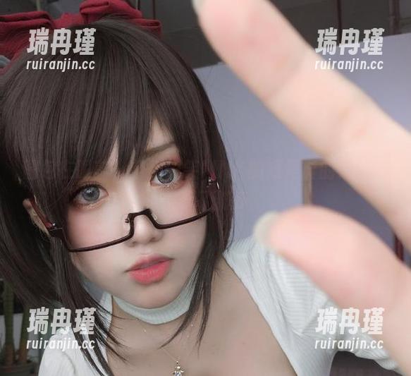 图包在眼前，芊川一笑MNK的短裙真的是让我停下了脚步