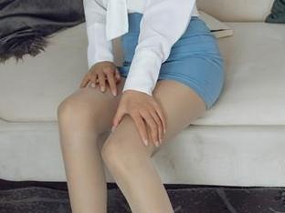 花漾show - 谁说网袜不适合搭配？冯木木LRIS的在线美图总能打破这种偏见！
