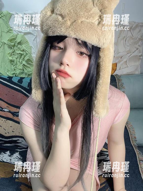 葱油饼er 微密圈 - 最新发现!葱油饼er的红睡衣作品,让我迷上了这抹颜色。