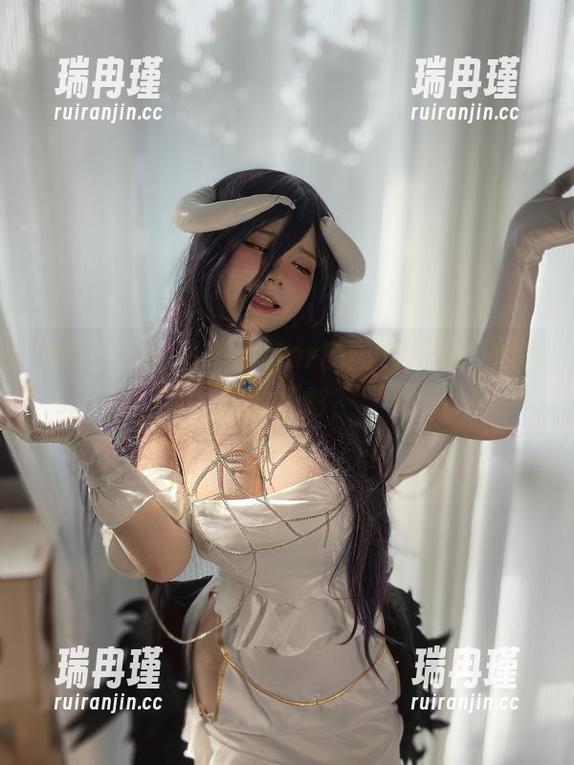 葱油饼er 微密圈 - 翻看葱油饼er的图包,居然有阿宅的身影?