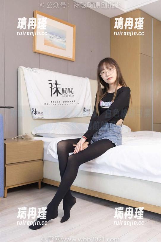 袜啵啵-熊熊 袜啵啵 - 熊熊的最新图包:白色棉袜与黑暗的战斗,落入塌陷的深渊。