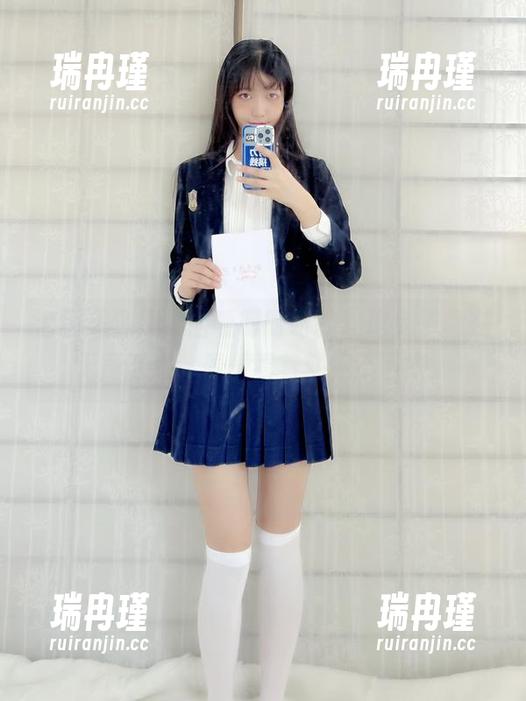 套图美到爆，西呱呀呀呀的玫瑰兔子像在无声诱惑，看着看着就停不下来。