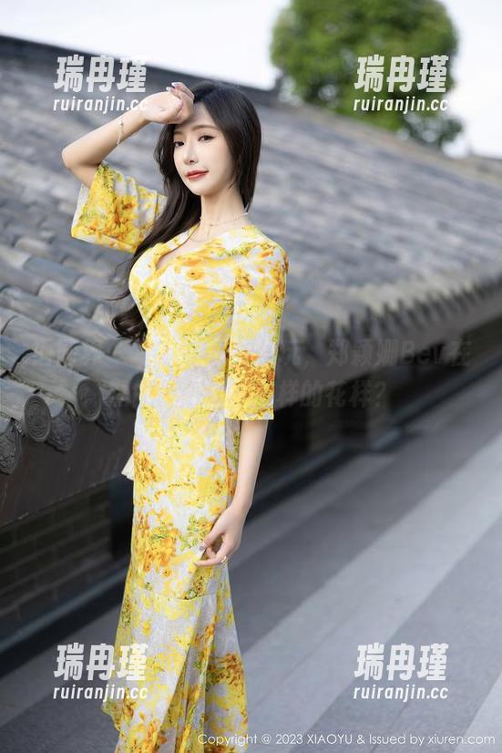 语画界-郑颖姗Bev 语画界 - 写真资源真会玩,郑颖姗Bev在黑白中玩出不一样的花样?