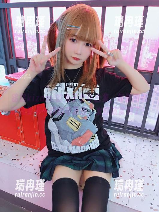 铭铭kizami的兔子女仆合集，每张图都释放着不一样的奇葩感，太打破常规了！
